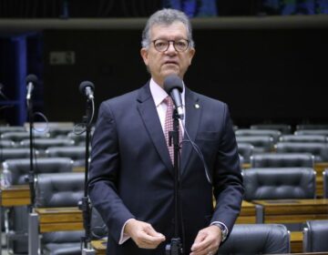 Projeto permite saque do FGTS a trabalhador que pede demissão