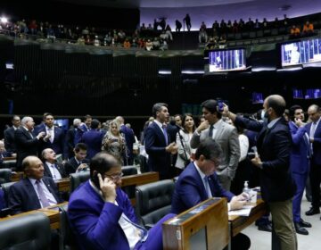 Câmara aprova em 1º turno texto-base da PEC do piso salarial da enfermagem