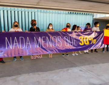 Deputados aprovaram inclusão de regras para candidaturas femininas na Constituição