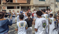 Rua de Brincar do bairro Ponte Preta recebe roda de capoeira e exposição de artesanato