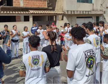 Rua de Brincar do bairro Ponte Preta recebe roda de capoeira e exposição de artesanato