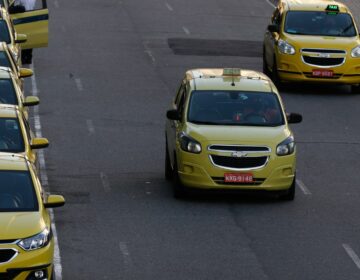 Prefeituras farão cadastro para o auxílio taxista