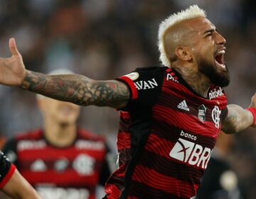 Flamengo vence Botafogo e retorna à vice-liderança do Brasileirão