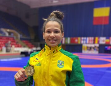 Laís Nunes é campeã do Torneio Internacional da Romênia de Wrestling