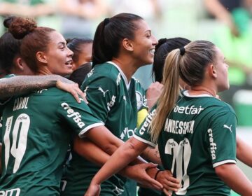 Palmeiras goleia Avaí por 6 a 1 e mantém ponta do Brasileiro Feminino