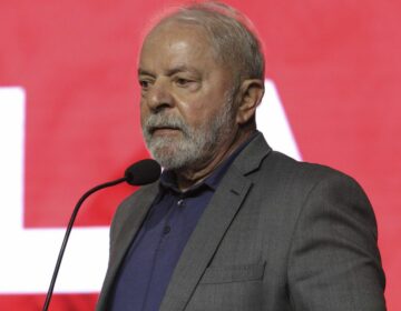 Candidato Lula defende função social de bancos públicos