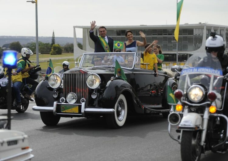 Bolsonaro diz que Brasil ressurge com economia mais pujante