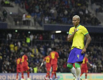 Com Richarlison artilheiro, Brasil derrota Gana em partida amistosa