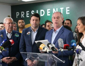 Ciro Gomes diz que seguirá com candidatura até o fim do pleito