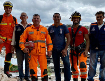 Defesa Civil realiza instalação de lonas como ação preventiva em Santa Luzia