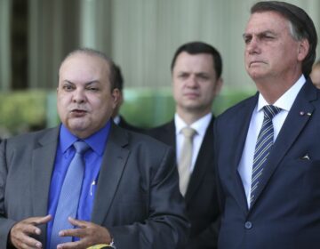 Bolsonaro recebe apoio do governador reeleito do Distrito Federal