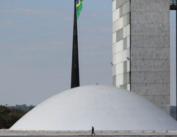 Senado aprova realocação de verba para piso da enfermagem