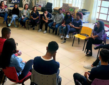 Violência contra a mulher é foco de conversa com estudantes