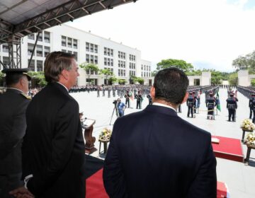 Presidente Bolsonaro participa de formatura de cadetes na Aman