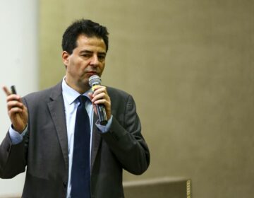 Ministro defende aperfeiçoamento de marcos legais do setor energético