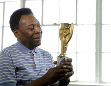 Políticos fazem homenagens; Lula diz que Pelé levou nome do país longe