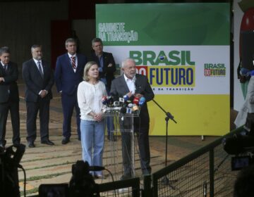 Equipe econômica terá autonomia, mas eu que fui eleito, diz Lula