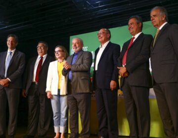 Lula anuncia cinco ministros do futuro governo