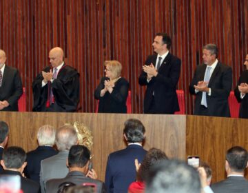 Lula defende democracia em discurso após diplomação