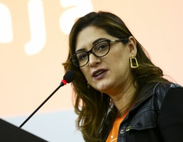 Valorizar idosos é condição para avanço da sociedade, diz ministra