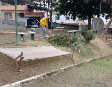 PJF atende com limpeza e poda de grama mais de 20 praças da cidade