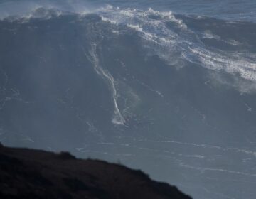 Surfista de ondas gigantes, Márcio Freire morre após queda em Nazaré