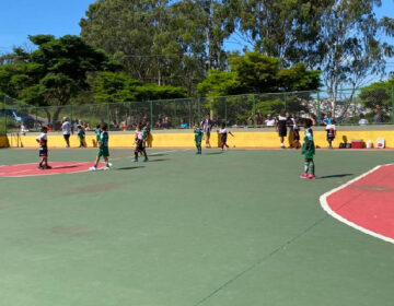 Bairro Miguel Marinho celebra revitalização de quadra com campeonato de futebol