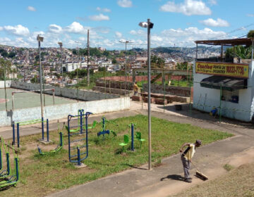 Praça José Petrato, no Progresso, recebe limpeza e poda de grama nesta quinta, 9