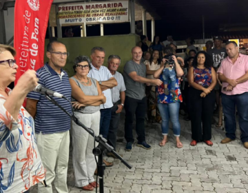 Prefeita inaugura calçamento e outras benfeitorias em Penido