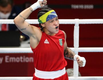 Bia Ferreira, Jucielen e Bia Soares vão às quartas do Mundial de Boxe