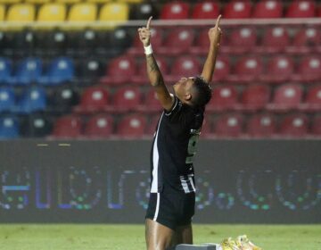 Com show de Tiquinho, Botafogo faz 7 a 1 para seguir na Copa do Brasil