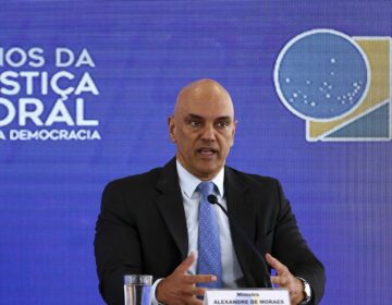 Moraes autoriza Torres a ficar em silêncio em depoimento à CPI