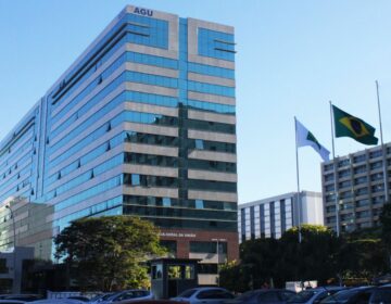 AGU faz acordo para desistir de 20 mil processos trabalhistas