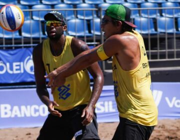 Vôlei de praia: Evandro e Arthur são campeões em fase do mundial no RJ