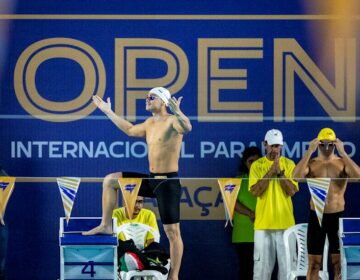 Campeões paralímpicos atingem índices para Mundial de natação de Manchester na abertura do Open Internacional