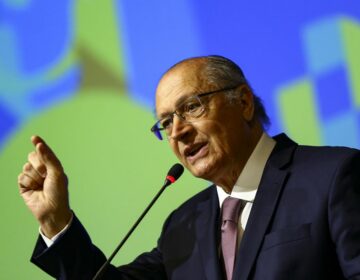 Brasil ficou caro antes de ficar rico, diz Alckmin