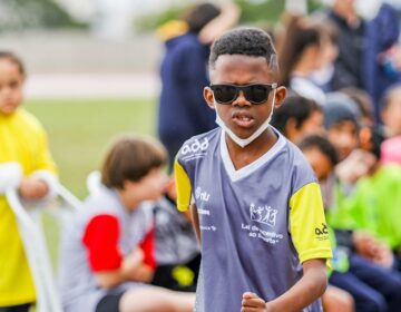 Circuito Escolar Paralímpico recebe mais de 150 crianças em práticas de atletismo no sábado