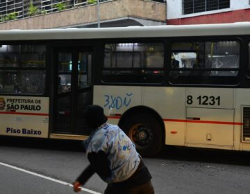 Dez anos após protestos, prefeitura de SP estuda adoção de passe livre