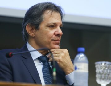 Copom contrata problemas ao não indicar queda dos juros, avalia Haddad