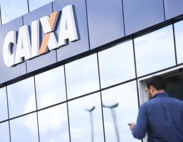 Caixa suspende cobrança de Pix para pessoa jurídica