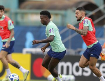 Seleção brasileira realiza 1º treino com grupo completo em Barcelona