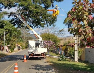 Com equipamentos novos, PJF atende quase 40 bairros com limpeza e poda de grama em cinco dias