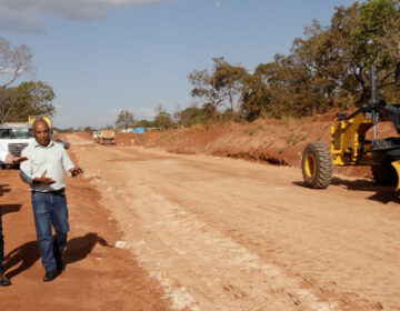 Obras de pavimentação da MG-252 vão facilitar o escoamento da produção local