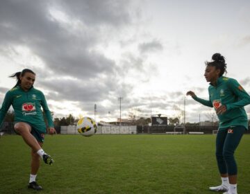 Com passagem de bastão, Marta lidera geração em última Copa do Mundo