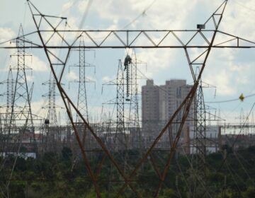 ONS reduz carga de linhas e adia manutenção em sistema elétrico