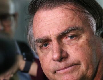 Investigação cita US$ 25 mil em dinheiro que seriam para Bolsonaro