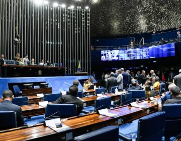 Senado aprova MP que aumenta salário mínimo e amplia isenção do IR