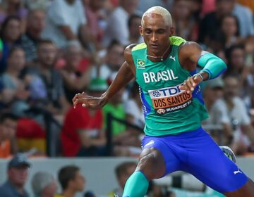 Alison dos Santos melhora performance e leva bronze na Liga Diamante