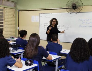 Governo de Minas concede progressões e promoções nas carreiras de servidores efetivos da Educação