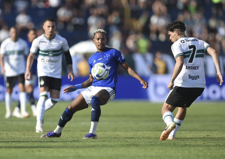 Coritiba e Cruzeiro jogarão sem torcida até o fim do Brasileiro